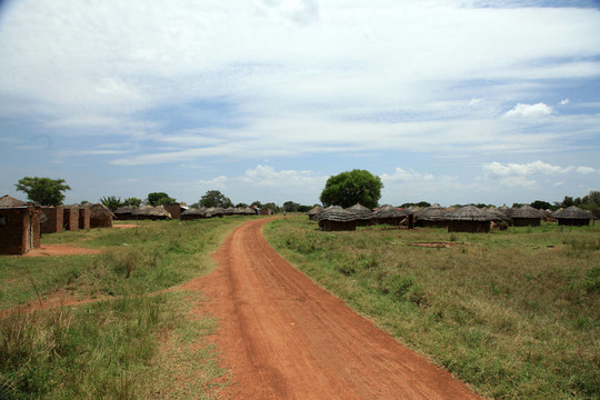 土之路-乌干达；非洲