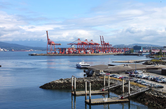 温哥华卑诗工业起重机进出口贸易码头