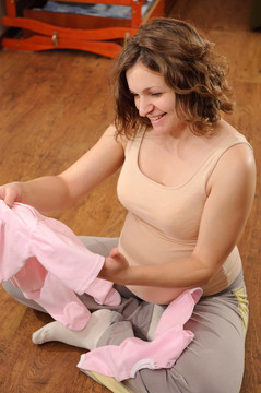 孕妇带婴儿衣服