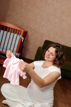 孕妇带婴儿衣服