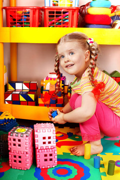 儿童游戏块与结构。