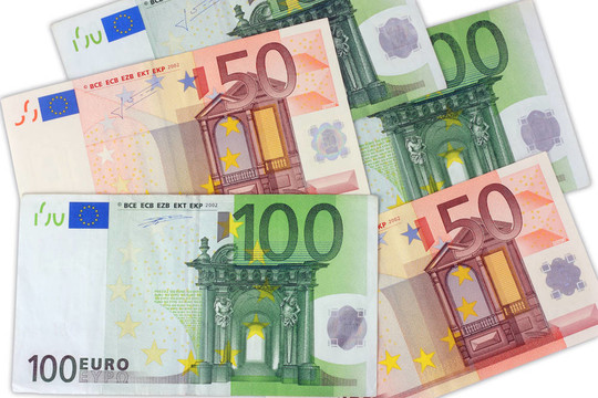 一百五十欧元纸币背景