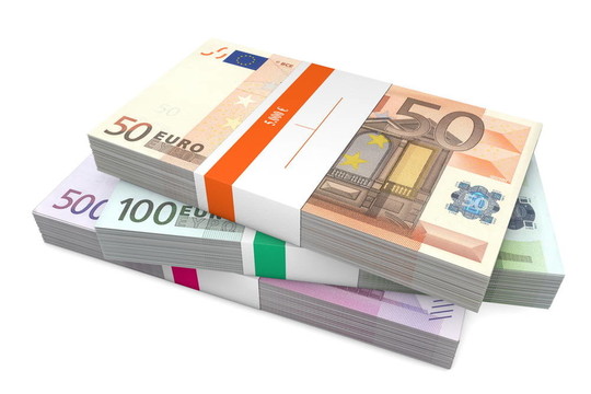 三包不同欧元纸币的银行包装纸