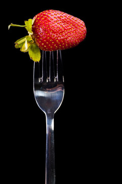 Strawberry在叉子上。