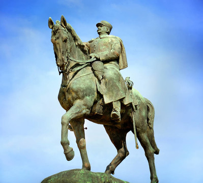 霞飞的骑马雕像；战神广场；巴黎；法国