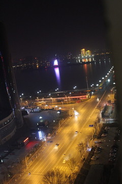 沂河畔夜晚