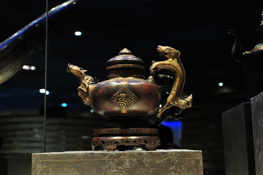 蒙古铜壶