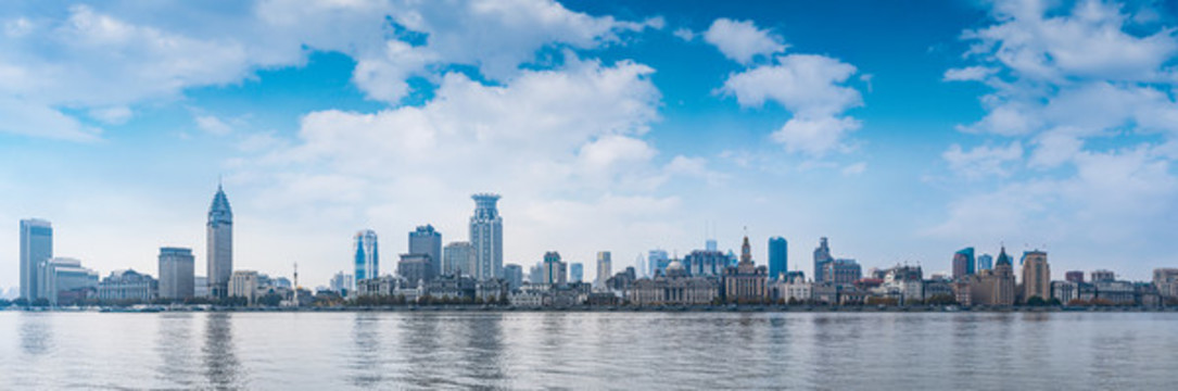 上海外滩城市天际线全景图