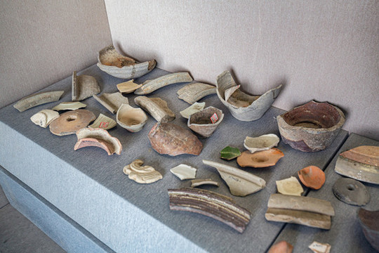 古代瓷碗碎片