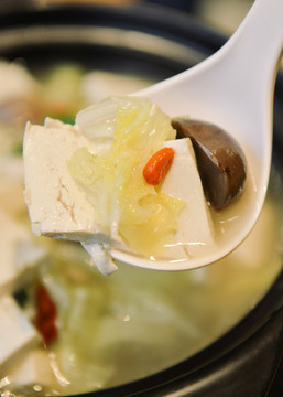 白菜豆腐板栗汤