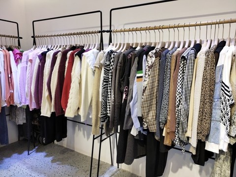 女装店衣服特写