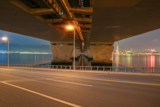 中国澳门西湾大桥和滨海道路交通