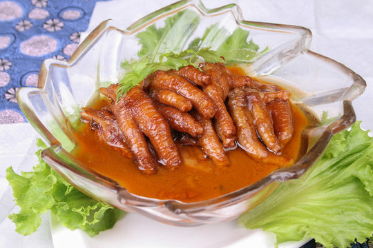 坛焖鸡爪