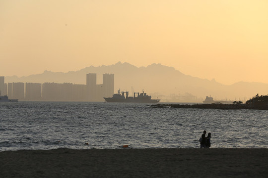 青岛海边剪影
