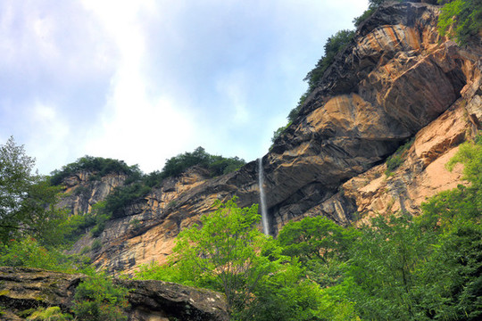 太白县青峰峡景区瀑布