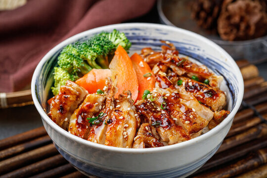 照烧鸡腿饭