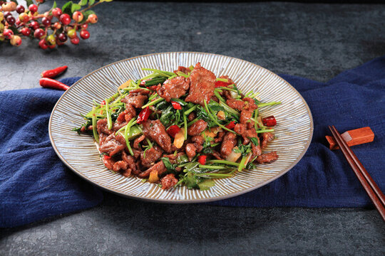小炒黄牛肉