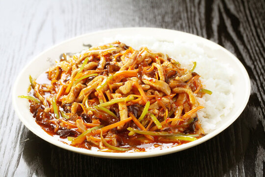 鱼香肉丝盖饭