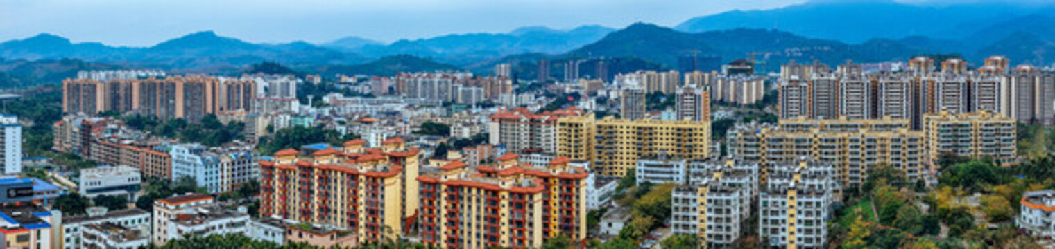 琼中县