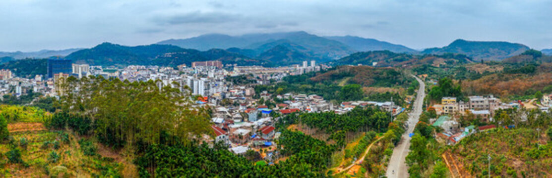 琼中县