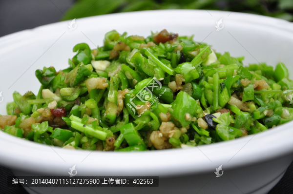 青椒炒香菜