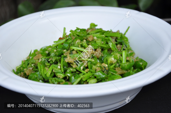 青椒炒香菜