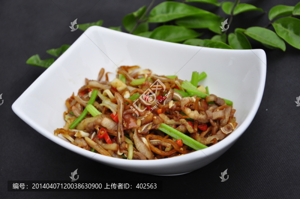 香瓜皮炒耳尖