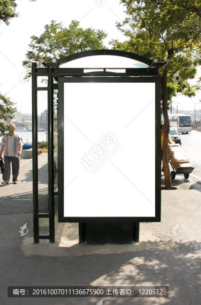 空白的公交车站广告牌裁剪路径