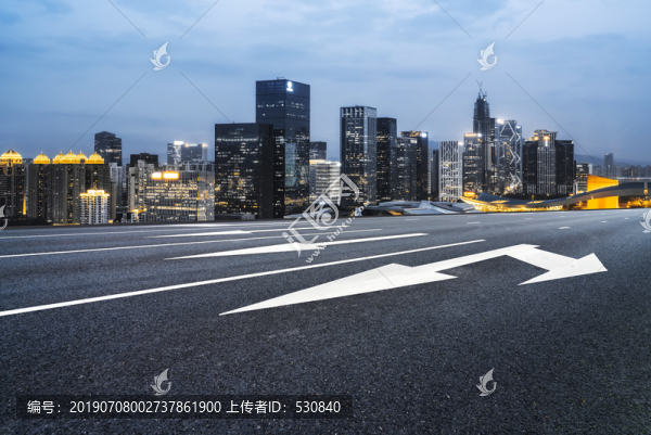 城市道路和高楼大厦