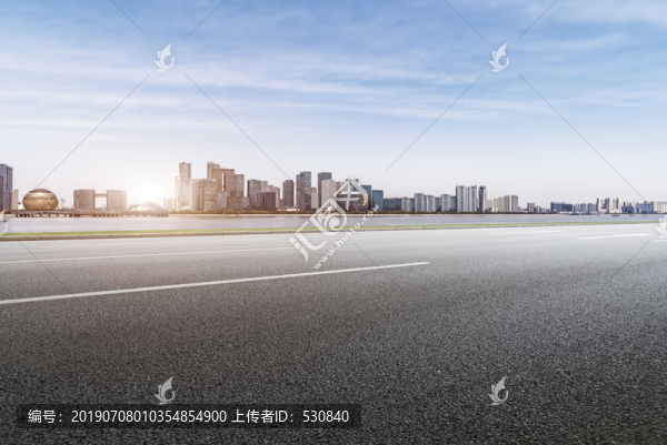 沥青路面和建筑景观