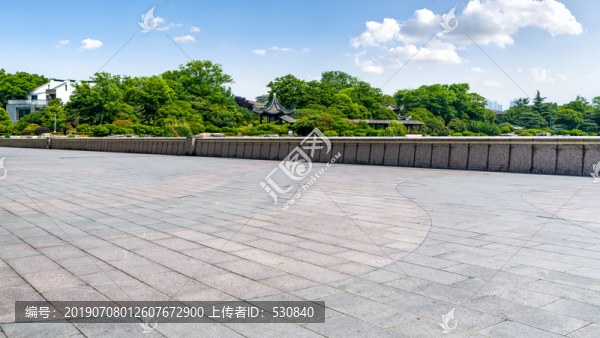 地砖路面和园林景观