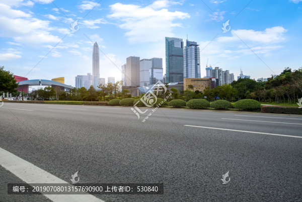 柏油马路和高楼大厦