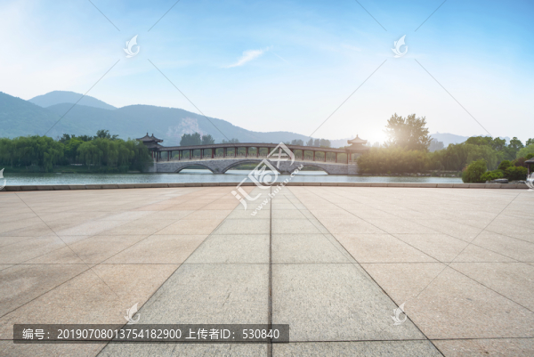 地砖路面和园林景观