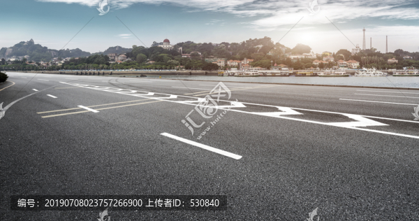 柏油马路和城市景观