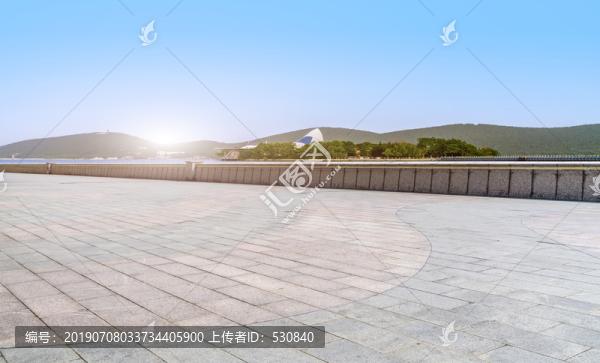地砖路面和城市景观