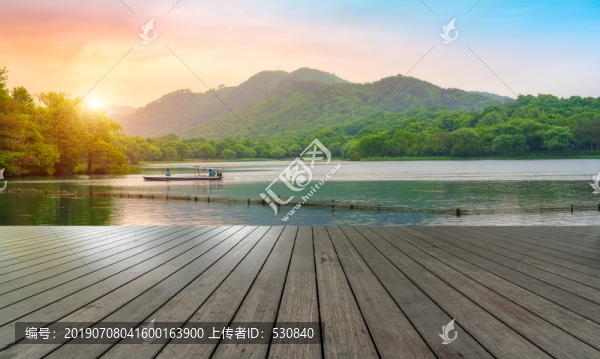 木地板路面和游艇码头