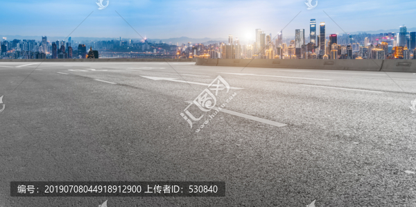 沥青路面和城市景观