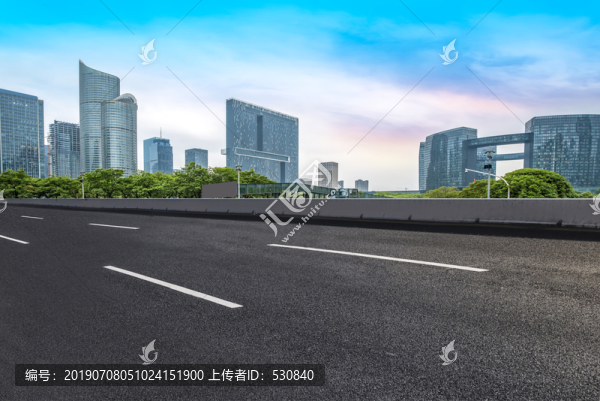 建筑景观和高速公路