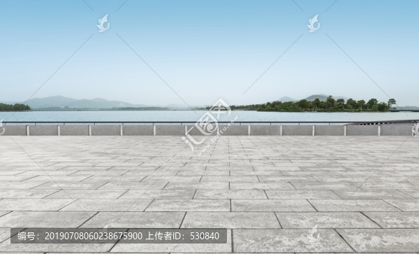 石板路和率树湖泊