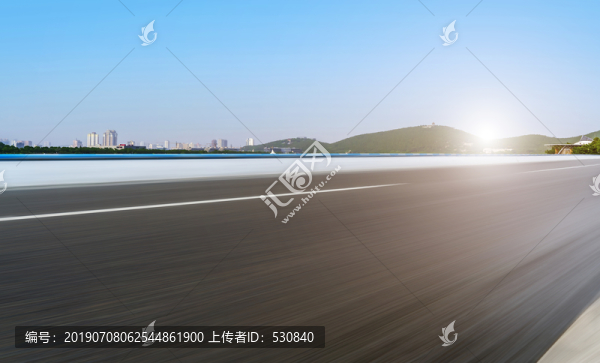 柏油马路和城市景观