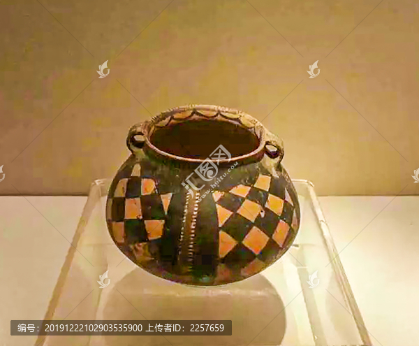 甘肃博物馆的彩陶